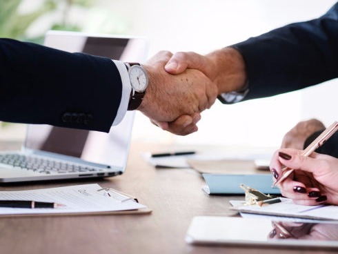 Ishođenje lokacijskih uvjeta, posebnih uvjeta građenja i uvjeta priključenja, rješenja o uvjetima građenja te zastupanje naručitelja